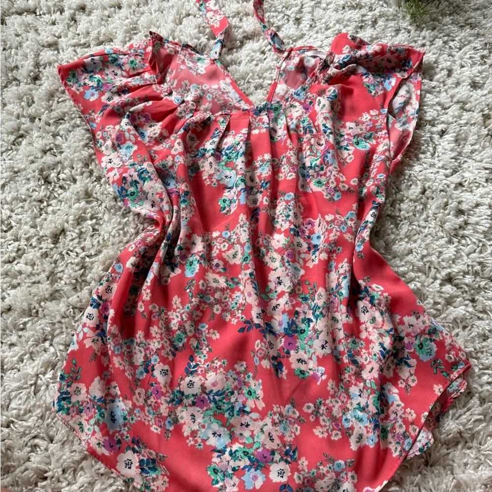 Multicolored Flutter Sleeve Ruffled Blouse - Picture 5 of 8